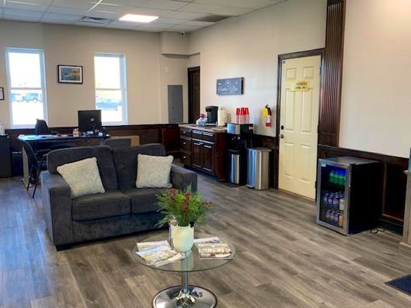 Community Motors, Bloomington, IL, 61704