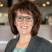 Lynda DeRosia at Serra Ford Farmington Hills