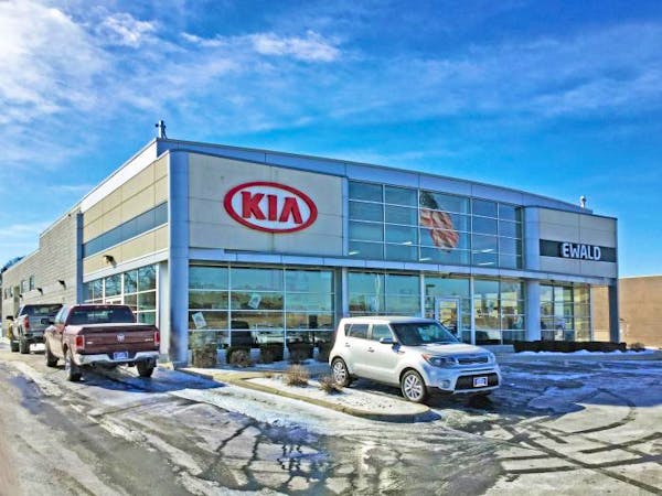 Ewald Kia of Oconomowoc, Oconomowoc, WI, 53066