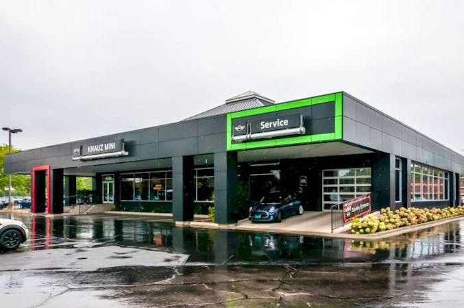 Knauz Ineos Grenadier of Lake Bluff, Lake Bluff, IL, 60044