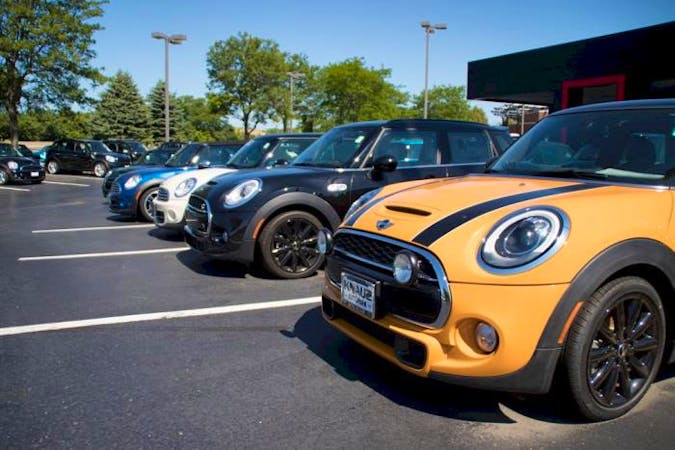 Knauz Ineos Grenadier of Lake Bluff, Lake Bluff, IL, 60044