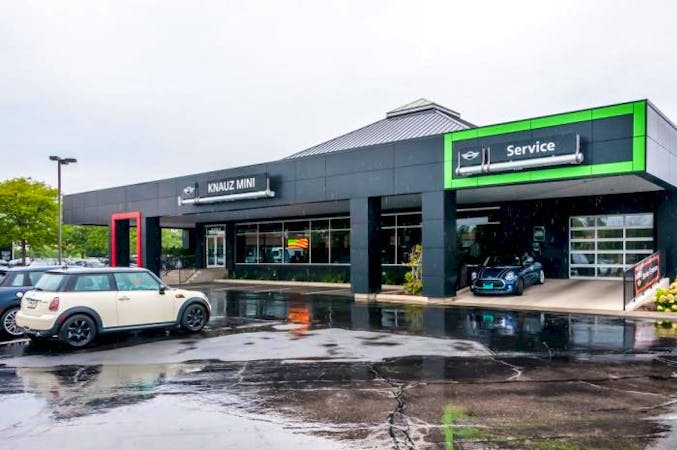 Knauz Ineos Grenadier of Lake Bluff, Lake Bluff, IL, 60044