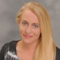 Cindee Middleton at Mercedes-Benz of Louisville
