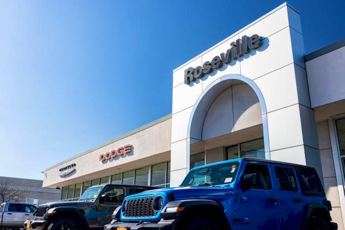 Jeff Belzer's Roseville Chrysler Dodge Jeep Ram, Roseville, MN, 55113