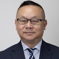 Toan Tran headshot