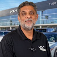 Photo of Keyvan Riazati, Sales Consultant