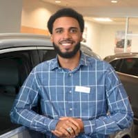 Darling Vargas at Mercedes-Benz of Milwaukee North