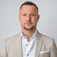 Michael Nicoletti headshot