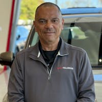 Arnaldo Rivera at Halleen Kia