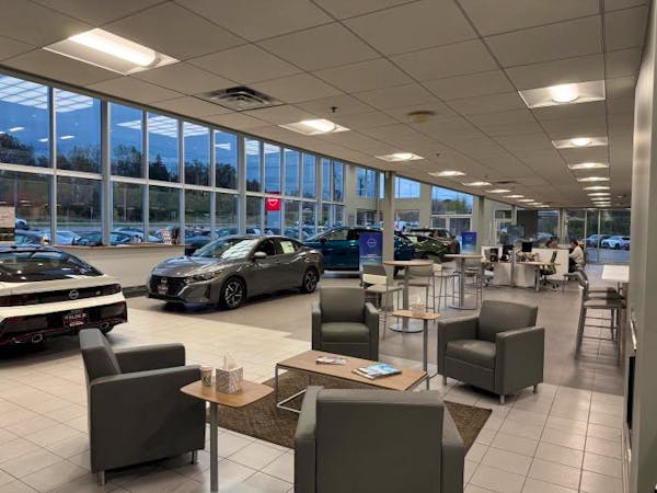 Kline Nissan, Maplewood, MN, 55109