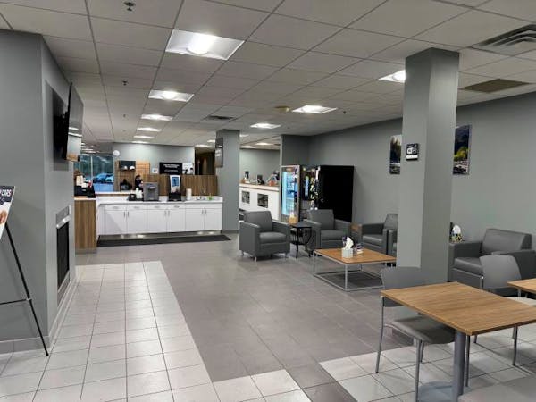 Kline Nissan, Maplewood, MN, 55109