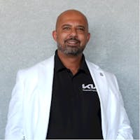 Farid Nibrasse headshot