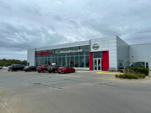 Woodhouse Nissan, Bellevue, NE, 68005