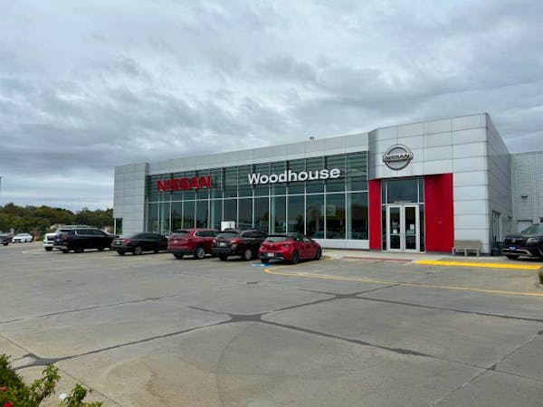 Woodhouse Nissan, Bellevue, NE, 68005