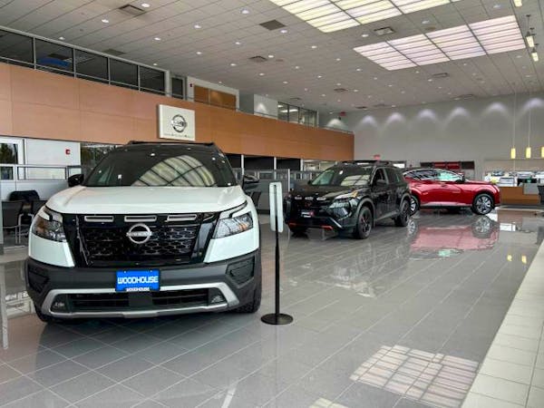 Woodhouse Nissan, Bellevue, NE, 68005