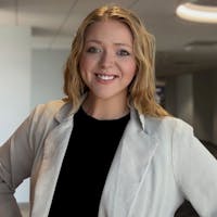Allie Lewis headshot