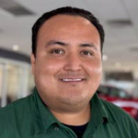 Leo Estrada headshot