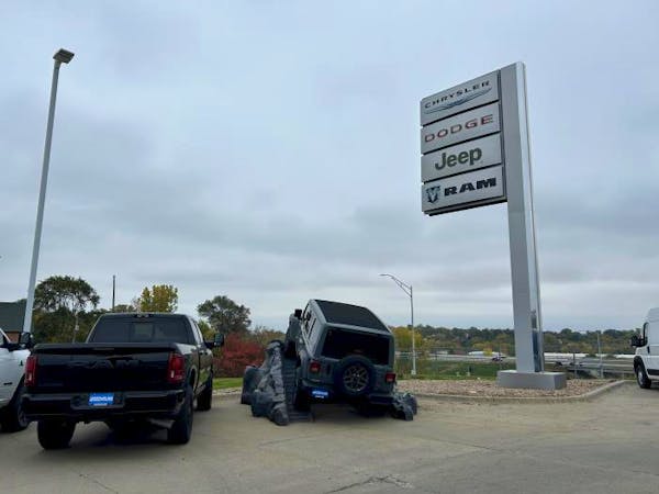 Woodhouse Chrysler Dodge Jeep Ram of Bellevue, Bellevue, NE, 68147