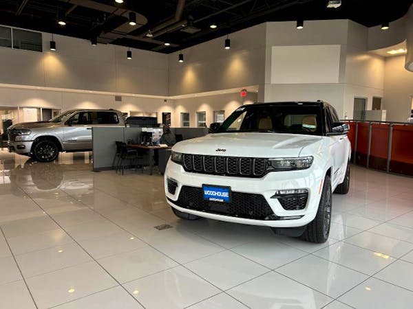 Woodhouse Chrysler Dodge Jeep Ram of Bellevue, Bellevue, NE, 68147
