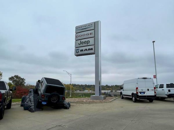 Woodhouse Chrysler Dodge Jeep Ram of Bellevue, Bellevue, NE, 68147