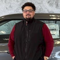 Leon Maringola headshot