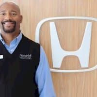 Maury Courtney headshot