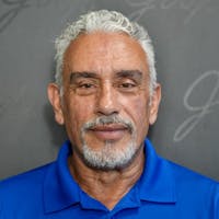Photo of Roberto Fuentes, Sales Associate